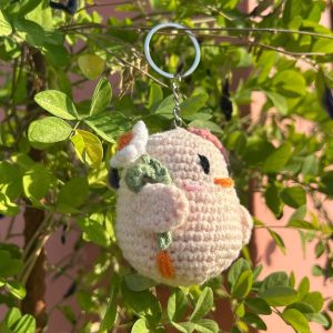 handmade crochet duckling keychain with daisy – premium milk cotton amigurumi 🐥🌼